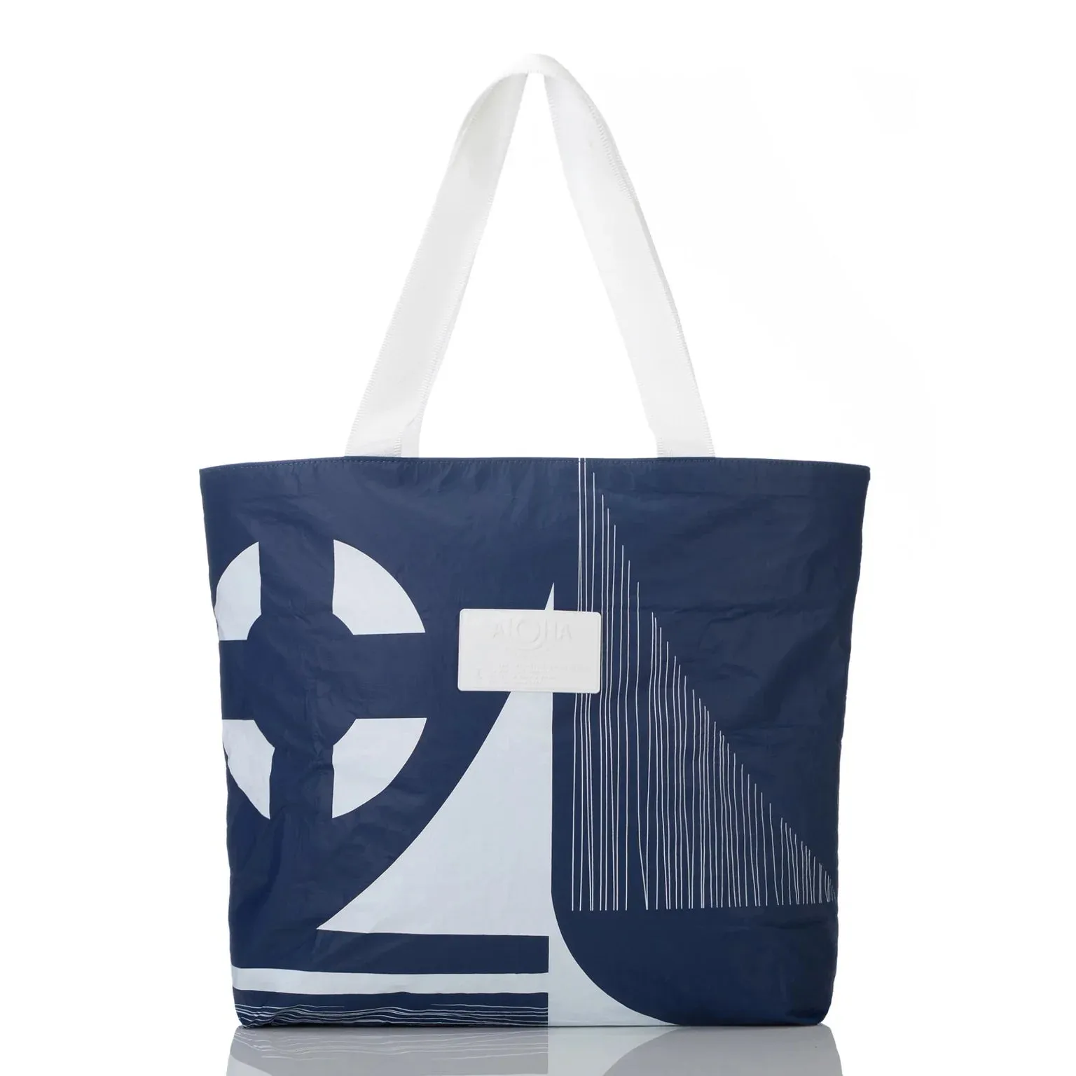 Aloha Day Tripper in Dockside White on Navy